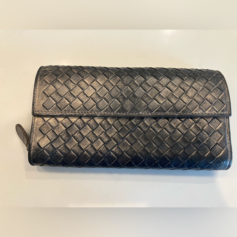 Bottega wallet for sale never worn